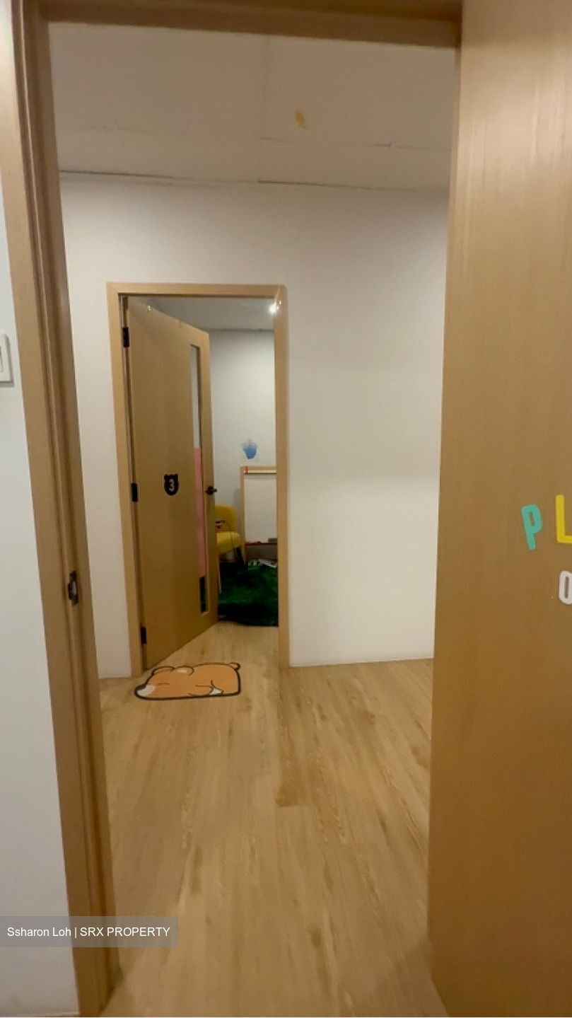 Parkway Centre (D15), Office #613469001
